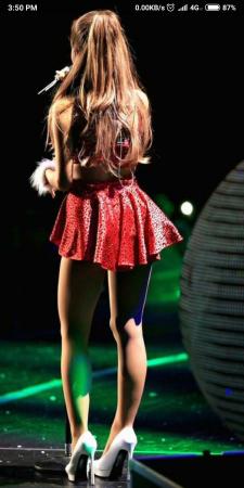 ARIANA GRANDE.LEGS.47.jpg image hosted at ImgDrive.net