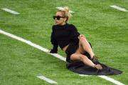 lady-gaga-upskirt-at-super-bowl-2017-on-nrg-stadium-02.jpg image hosted at ImgDrive.net