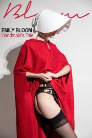 Emily Bloom - Halloween Handmaids Tale -k7fl5o2xqr.jpg