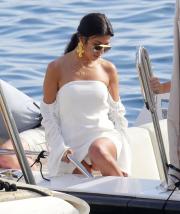 Kourtney-Kardashian-Upskirt-1-thefappeningblog.com_.jpg image hosted at ImgDrive.net