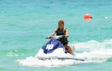 Michelle Hunziker - Beach Candids in Miami-e7l5ew96ia.jpg