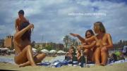 6661260406e2f Hot chick goes topless on beach