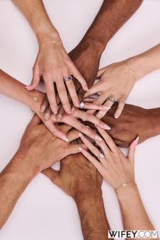 image hosted at ImgDrive.net