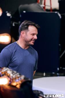 image hosted at ImgDrive.net